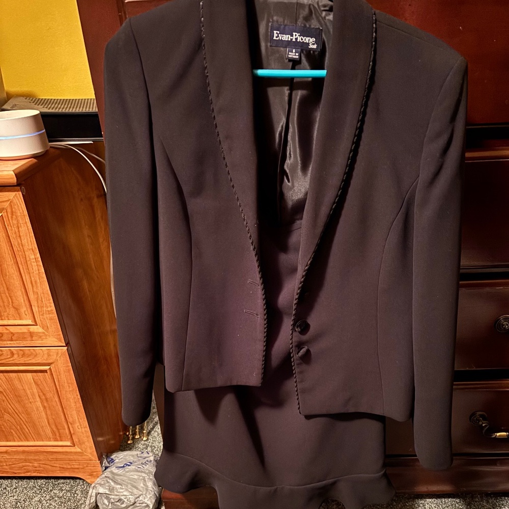 Women’s Professional Skirt Suit